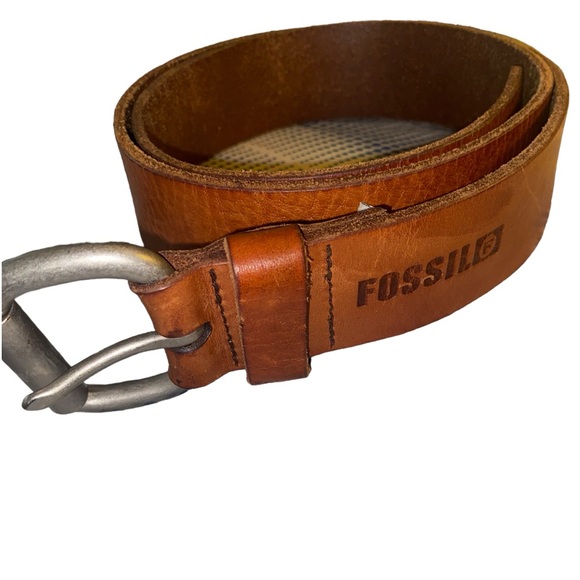 Fossil Other - Fossil size 36 waist leather unisex belt